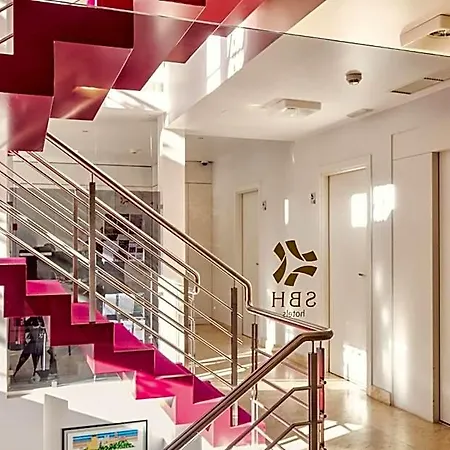 Hotel Bliss